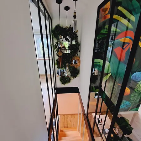 Two Sister's לה רושה - אן - ארדן